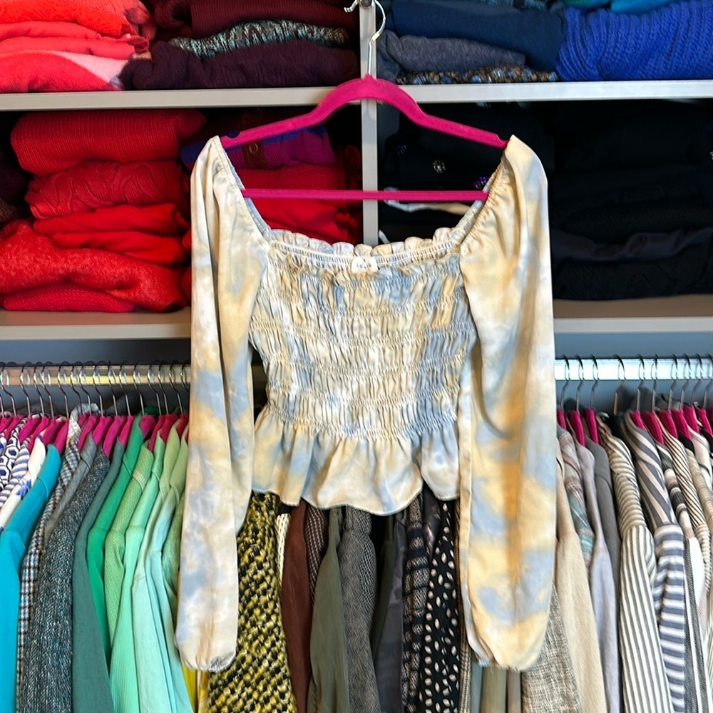 Lelis Collection blue/tan tie dye long sleeve top size M